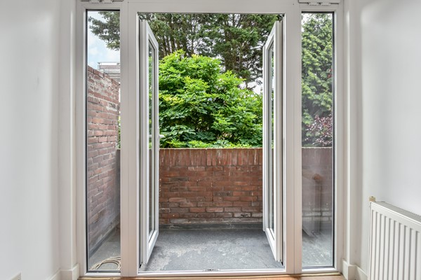 Medium property photo - Jan van Beersstraat 142, 2523 KA Den Haag